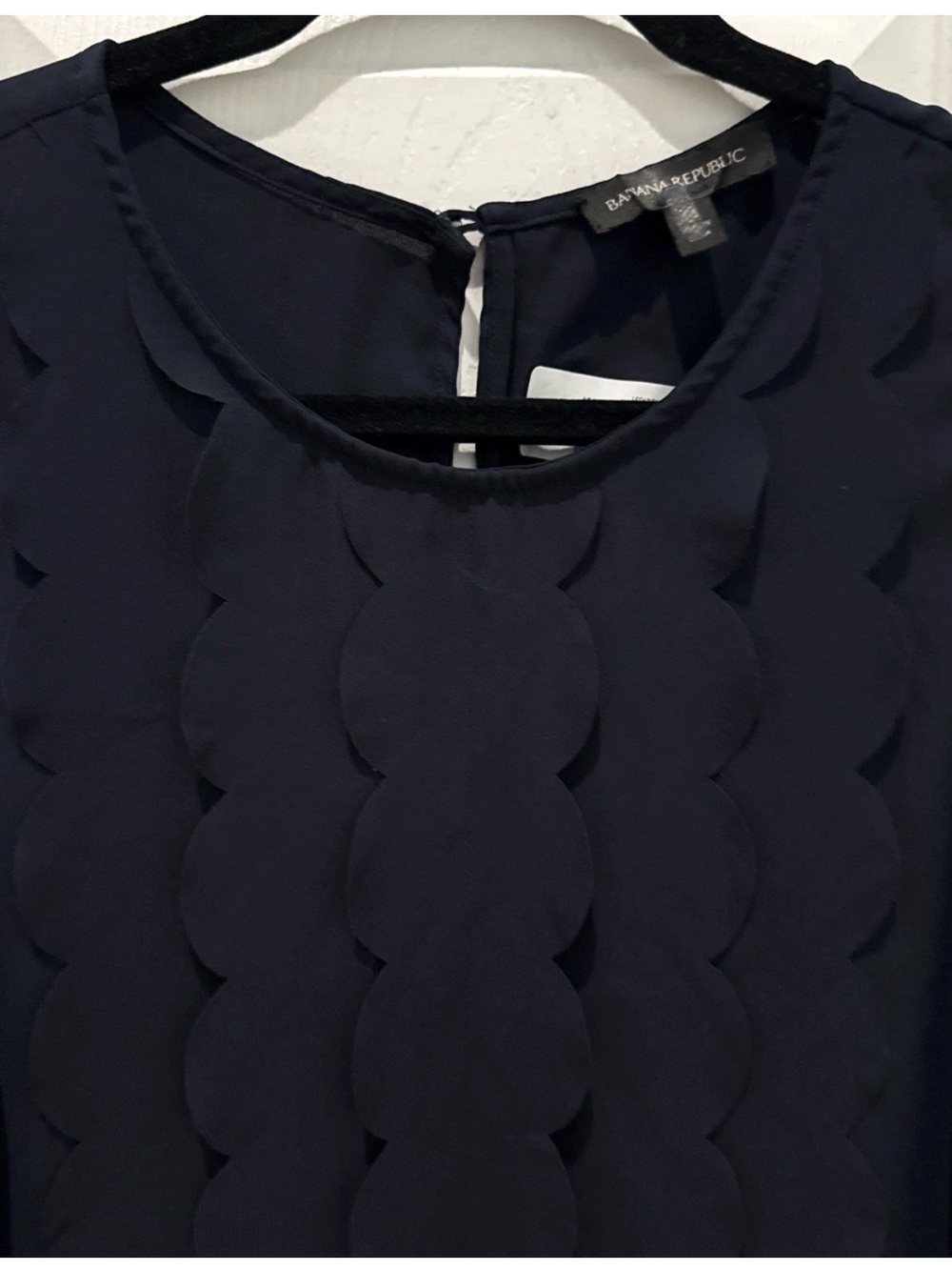 Banana Republic Navy Scallop Detail Women's blouse